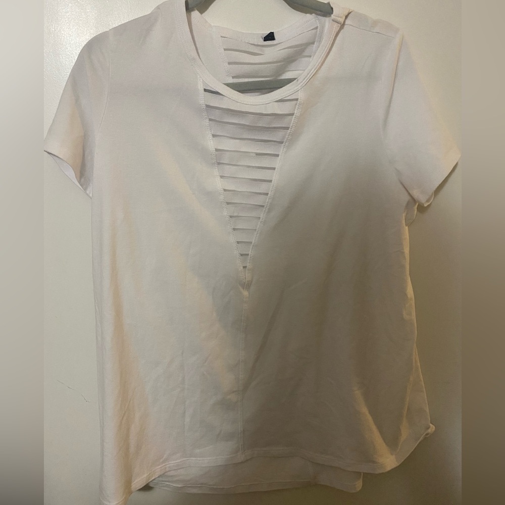 Women’s athletic shirt. Size L